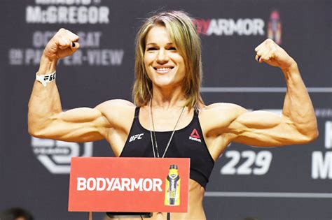 Felice Herrig naked: Moment UFC 229 star drops towel at weigh